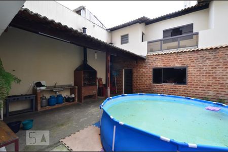 Casa à venda com 450m², 4 quartos e 6 vagasQuintal