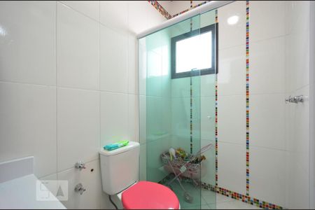 Casa à venda com 450m², 4 quartos e 6 vagasBanheiro da Suíte 3