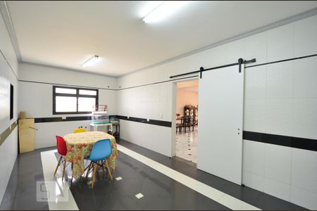 Casa à venda com 450m², 4 quartos e 6 vagasCozinha