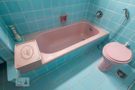 Apartamento à venda com 135m², 4 quartos e 1 vaga Apartamento à venda com 135m², 4 quartos e 1 vagaSuíte - Banheiro