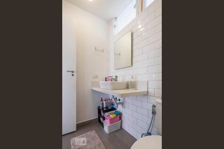 Apartamento à venda com 135m², 4 quartos e 1 vaga Apartamento à venda com 135m², 4 quartos e 1 vagaBanheiro Social