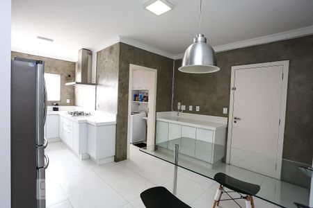 Apartamento à venda com 256m², 2 quartos e 4 vagasCozinha