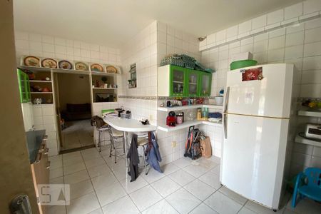 Casa à venda com 90m², 2 quartos e 2 vagas Casa à venda com 90m², 2 quartos e 2 vagasCozinha
