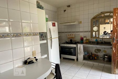 Casa à venda com 90m², 2 quartos e 2 vagas Casa à venda com 90m², 2 quartos e 2 vagasCozinha