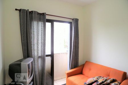 Sala de apartamento para alugar com 1 quarto, 38m² em Guilhermina, Praia Grande