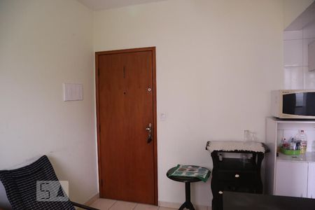 Sala de apartamento para alugar com 1 quarto, 38m² em Guilhermina, Praia Grande