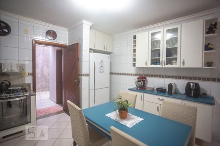 Casa à venda com 440m², 4 quartos e 6 vagas Casa à venda com 440m², 4 quartos e 6 vagasCozinha