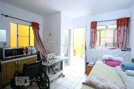 Casa à venda com 139m², 2 quartos e 2 vagasQuarto de Serviço