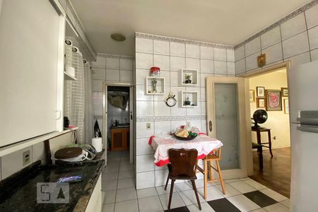 Apartamento à venda com 117m², 3 quartos e sem vagaCozinha