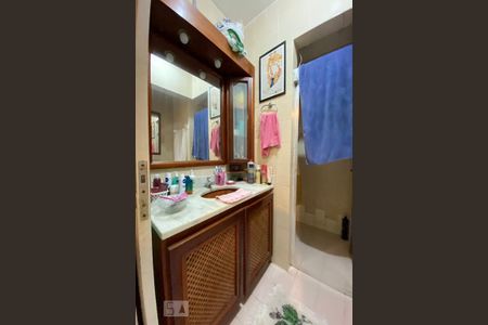 Apartamento à venda com 117m², 3 quartos e sem vagaBanheiro