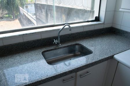 Casa à venda com 500m², 5 quartos e 4 vagas Casa à venda com 500m², 5 quartos e 4 vagascozinha salão de festas