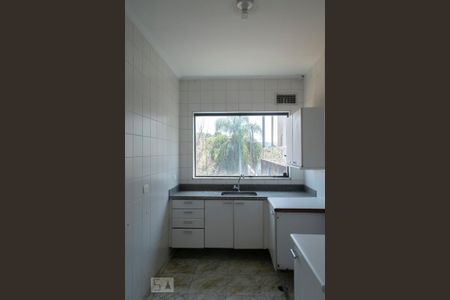 Casa à venda com 500m², 5 quartos e 4 vagas Casa à venda com 500m², 5 quartos e 4 vagascozinha salão de festas