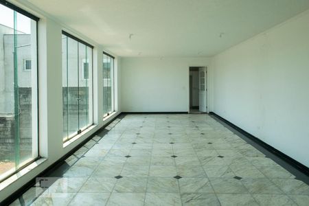 Casa à venda com 500m², 5 quartos e 4 vagas Casa à venda com 500m², 5 quartos e 4 vagassalão de festas