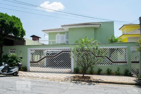 Casa à venda com 500m², 5 quartos e 4 vagas Casa à venda com 500m², 5 quartos e 4 vagasfachada