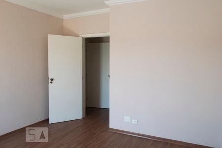 Casa à venda com 500m², 5 quartos e 4 vagas Casa à venda com 500m², 5 quartos e 4 vagasquarto 4