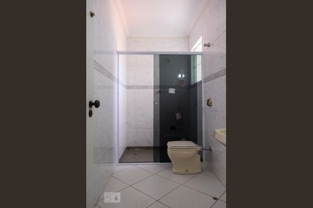 Casa à venda com 500m², 5 quartos e 4 vagas Casa à venda com 500m², 5 quartos e 4 vagasbanheiro quarto 4