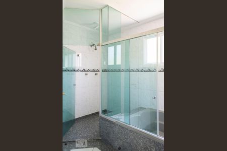 Casa à venda com 500m², 5 quartos e 4 vagas Casa à venda com 500m², 5 quartos e 4 vagasbanheiro quarto 5