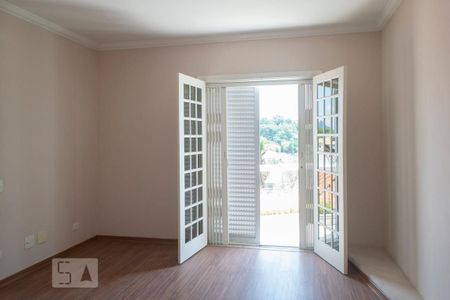 Casa à venda com 500m², 5 quartos e 4 vagas Casa à venda com 500m², 5 quartos e 4 vagasQuarto 4