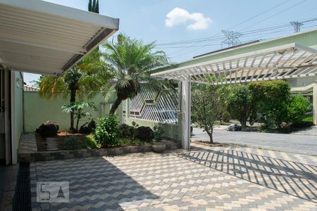 Casa à venda com 500m², 5 quartos e 4 vagas Casa à venda com 500m², 5 quartos e 4 vagasentrada