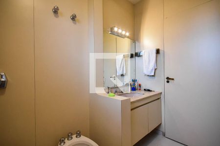 Casa à venda com 540m², 4 quartos e 7 vagas Casa à venda com 540m², 4 quartos e 7 vagasBanheiro