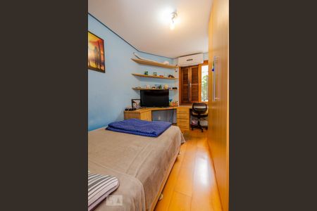 Apartamento à venda com 229m², 3 quartos e 2 vagas Apartamento à venda com 229m², 3 quartos e 2 vagasQuarto 2