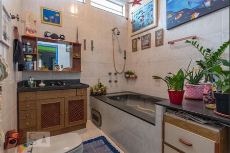 Casa à venda com 350m², 3 quartos e 3 vagasBanheiro Social