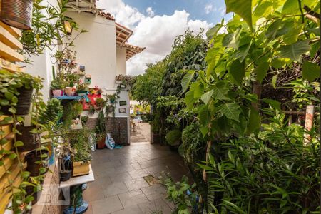 Casa à venda com 350m², 3 quartos e 3 vagasQuintal