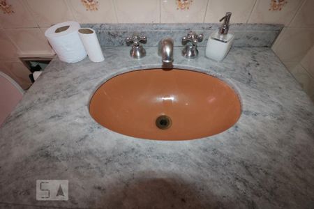 Casa à venda com 126m², 2 quartos e 1 vagaBanheiro Social - pia