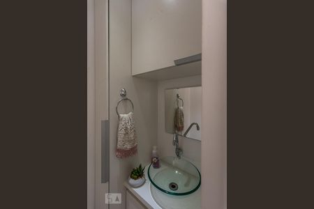 Apartamento à venda com 73m², 2 quartos e 2 vagas Apartamento à venda com 73m², 2 quartos e 2 vagasBanheiro de Serviço