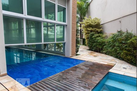 Apartamento à venda com 215m², 4 quartos e 4 vagas Apartamento à venda com 215m², 4 quartos e 4 vagasPiscina aquecida