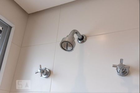 Apartamento à venda com 215m², 4 quartos e 4 vagas Apartamento à venda com 215m², 4 quartos e 4 vagasChuveiro