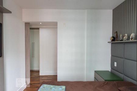 Apartamento à venda com 215m², 4 quartos e 4 vagas Apartamento à venda com 215m², 4 quartos e 4 vagasSuíte 1