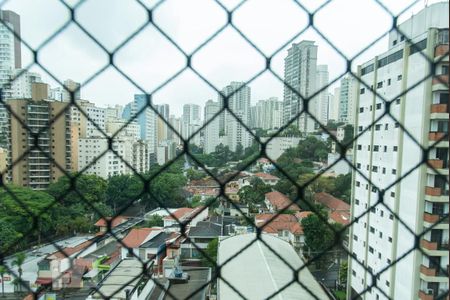 Apartamento à venda com 215m², 4 quartos e 4 vagas Apartamento à venda com 215m², 4 quartos e 4 vagasVista da sala de almoço