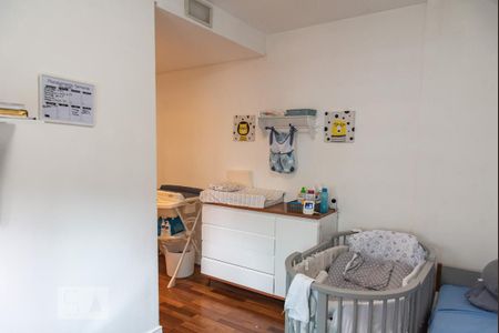 Apartamento à venda com 215m², 4 quartos e 4 vagas Apartamento à venda com 215m², 4 quartos e 4 vagasSuíte 3