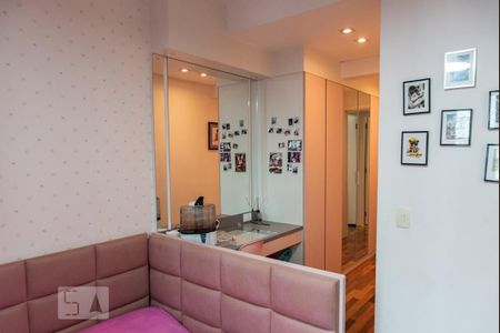 Apartamento à venda com 215m², 4 quartos e 4 vagas Apartamento à venda com 215m², 4 quartos e 4 vagasSuíte 4