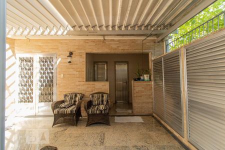 Apartamento à venda com 120m², 3 quartos e 1 vaga Apartamento à venda com 120m², 3 quartos e 1 vagaVista do Quarto 2