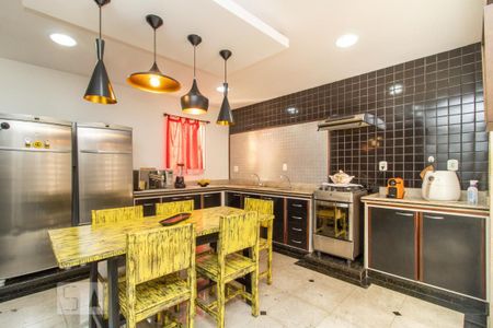 Apartamento à venda com 120m², 3 quartos e 1 vaga Apartamento à venda com 120m², 3 quartos e 1 vagaCozinha