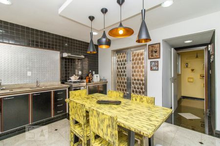 Apartamento à venda com 120m², 3 quartos e 1 vaga Apartamento à venda com 120m², 3 quartos e 1 vagaCozinha