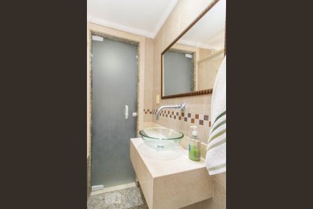 Apartamento à venda com 120m², 3 quartos e 1 vaga Apartamento à venda com 120m², 3 quartos e 1 vagaBanheiro da Suíte