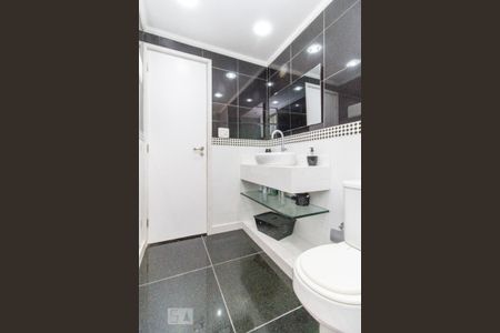 Apartamento à venda com 120m², 3 quartos e 1 vaga Apartamento à venda com 120m², 3 quartos e 1 vagaBanheiro Social