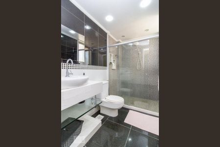 Apartamento à venda com 120m², 3 quartos e 1 vaga Apartamento à venda com 120m², 3 quartos e 1 vagaBanheiro Social