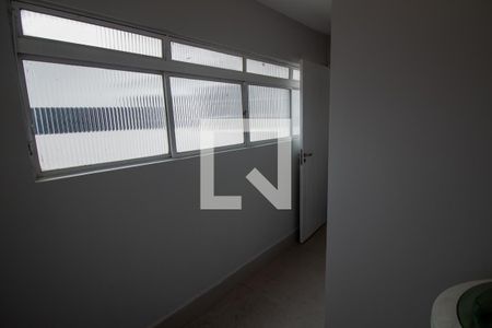 Apartamento à venda com 210m², 4 quartos e 2 vagas Apartamento à venda com 210m², 4 quartos e 2 vagasÁrea de Serviço