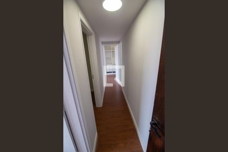 Apartamento à venda com 210m², 4 quartos e 2 vagas Apartamento à venda com 210m², 4 quartos e 2 vagasCorredor