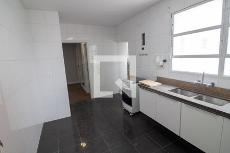 Apartamento à venda com 210m², 4 quartos e 2 vagas Apartamento à venda com 210m², 4 quartos e 2 vagasCozinha
