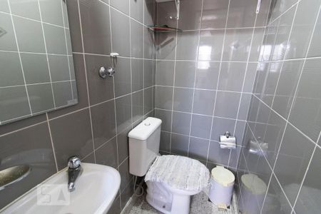Apartamento à venda com 204m², 4 quartos e 3 vagas Apartamento à venda com 204m², 4 quartos e 3 vagasBanheiro Serviço