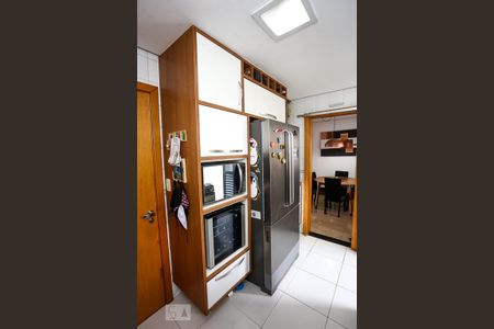 Apartamento à venda com 164m², 4 quartos e 4 vagas Apartamento à venda com 164m², 4 quartos e 4 vagasCozinha