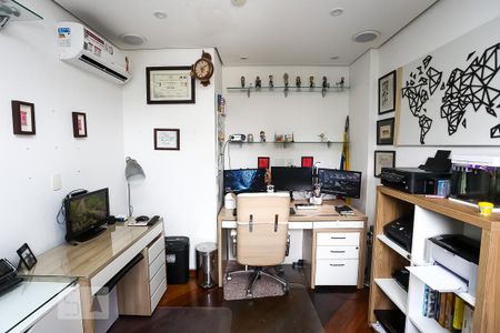 Apartamento à venda com 164m², 4 quartos e 4 vagas Apartamento à venda com 164m², 4 quartos e 4 vagasEscritório