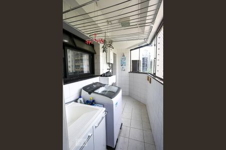 Apartamento à venda com 164m², 4 quartos e 4 vagas Apartamento à venda com 164m², 4 quartos e 4 vagasÁrea de Serviço