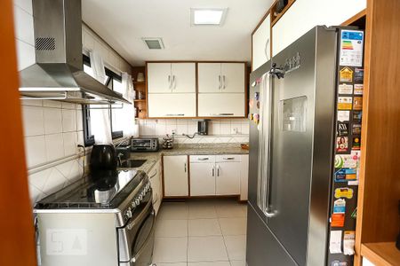 Apartamento à venda com 164m², 4 quartos e 4 vagas Apartamento à venda com 164m², 4 quartos e 4 vagasCozinha