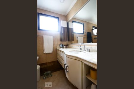 Apartamento à venda com 164m², 4 quartos e 4 vagas Apartamento à venda com 164m², 4 quartos e 4 vagasBanheiro da Suíte 3